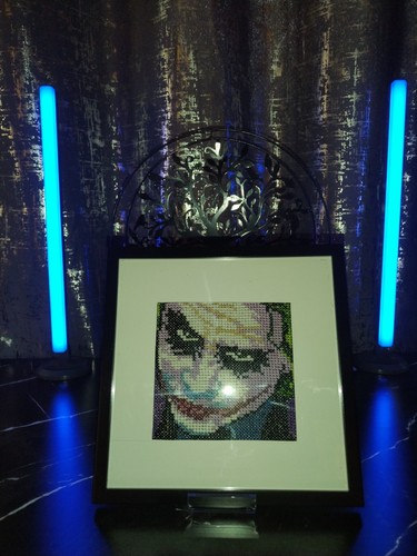 Cadre pixel art joker - art,